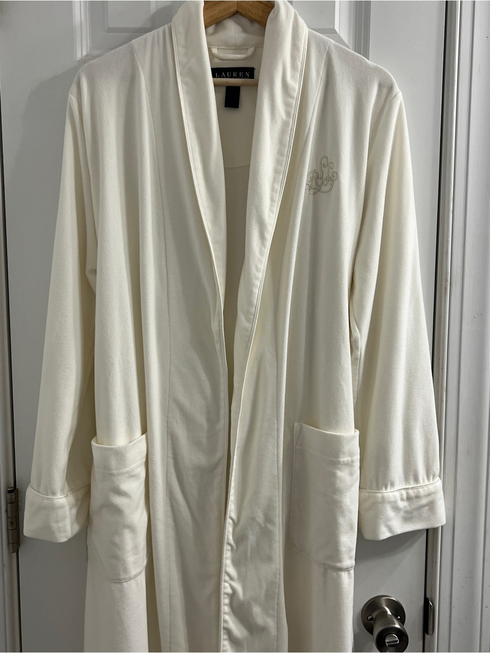 Lauren Ralph Lauren Cream Shawl-Collar Robe - Small- Classic Luxury - Picture 9 of 14